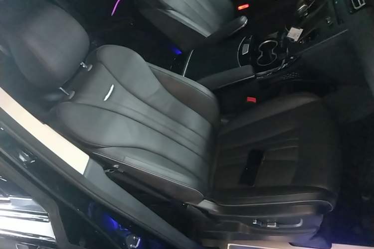 Used Hongqi HQ9 PHEV 2024 2.0T Four-Wheel Drive Luxury Edition Right Front Seat