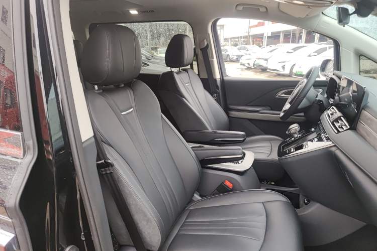 Used Hongqi HQ9 PHEV 2024 2.0T Four-Wheel Drive Business Edition Right Front Seat