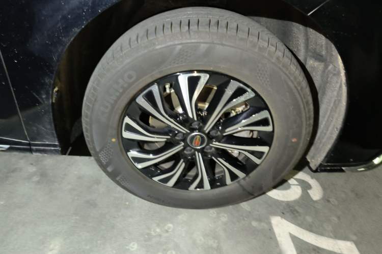 Used Hongqi HQ9 PHEV 2024 2.0T Four-Wheel Drive Business Edition Right Front Wheel Hub