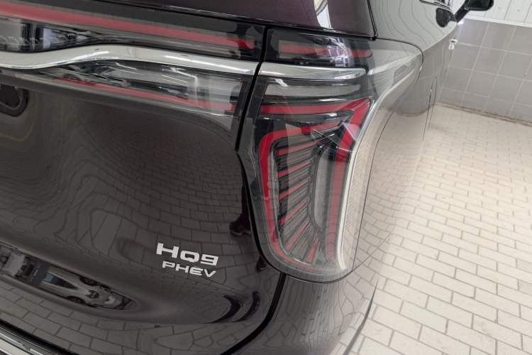 Used Hongqi HQ9 PHEV 2024 2.0T Four-Wheel Drive Luxury Edition Right Rear Taillight