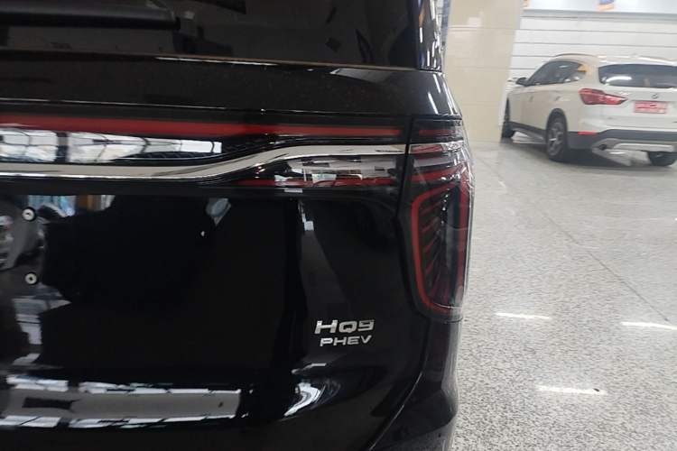 Used Hongqi HQ9 PHEV 2024 2.0T Four-Wheel Drive Business Edition Right Rear Taillight