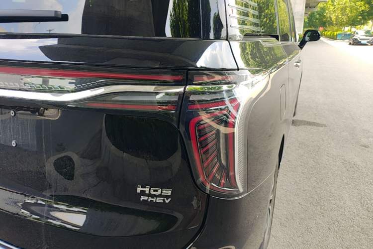 Used Hongqi HQ9 PHEV 2024 2.0T Four-Wheel Drive Luxury Edition Right Rear Taillight