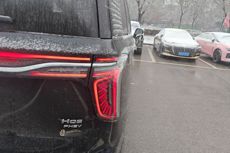 Used Hongqi HQ9 PHEV 2024 2.0T Four-Wheel Drive Business Edition Right Rear Taillight