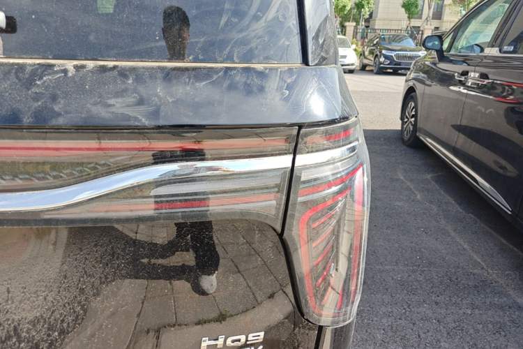Used Hongqi HQ9 PHEV 2024 2.0T Four-Wheel Drive Business Edition Right Rear Taillight