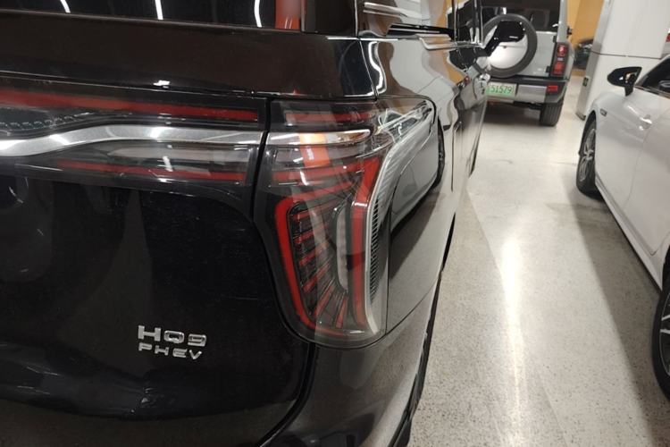 Used Hongqi HQ9 PHEV 2024 2.0T Four-Wheel Drive Business Edition Right Rear Taillight