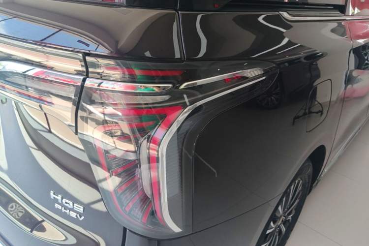 Used Hongqi HQ9 PHEV 2024 2.0T Four-Wheel Drive Luxury Edition Right Rear Taillight