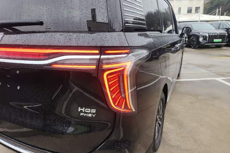 Used Hongqi HQ9 PHEV 2024 2.0T Four-Wheel Drive Business Edition Right Rear Taillight