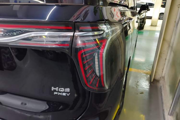 Used Hongqi HQ9 PHEV 2024 2.0T Four-Wheel Drive Business Edition Right Rear Taillight