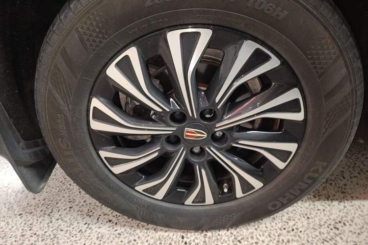 Used Hongqi HQ9 PHEV 2024 2.0T Four-Wheel Drive Business Edition Right Rear Wheel Hub