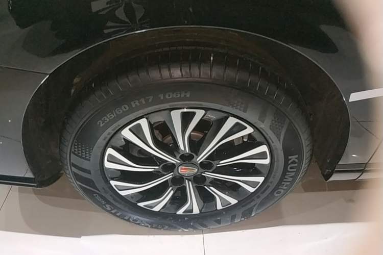 Used Hongqi HQ9 PHEV 2024 2.0T Four-Wheel Drive Business Edition Right Rear Wheel Hub