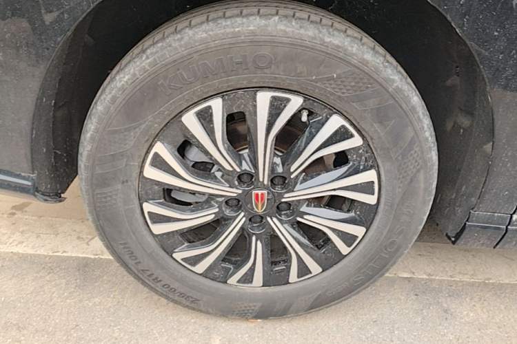 Used Hongqi HQ9 PHEV 2024 2.0T Four-Wheel Drive Business Edition Right Rear Wheel Hub