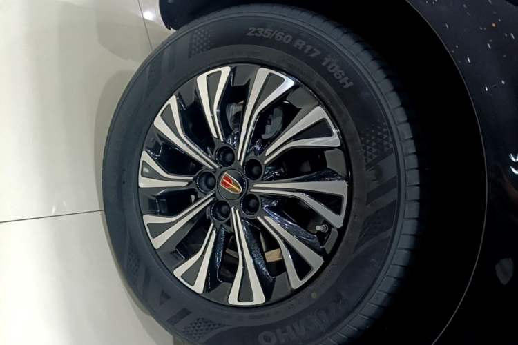 Used Hongqi HQ9 PHEV 2024 2.0T Four-Wheel Drive Luxury Edition Right Rear Wheel Hub