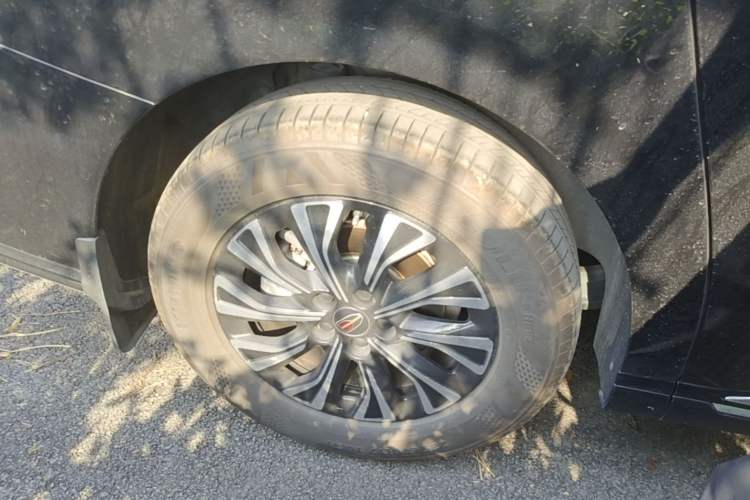 Used Hongqi HQ9 PHEV 2024 2.0T Four-Wheel Drive Business Edition Right Rear Wheel Hub