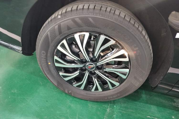 Used Hongqi HQ9 PHEV 2024 2.0T Four-Wheel Drive Business Edition Right Rear Wheel Hub