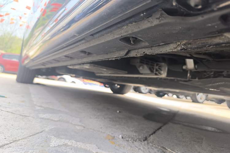 Used Hongqi HQ9 PHEV 2024 2.0T Four-Wheel Drive Business Edition Right Side Sill