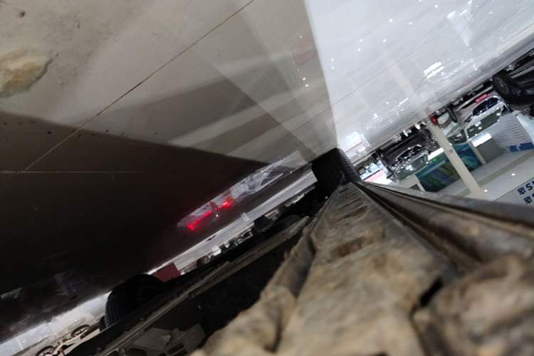 Used Hongqi HQ9 PHEV 2024 2.0T Four-Wheel Drive Business Edition Right Side Sill