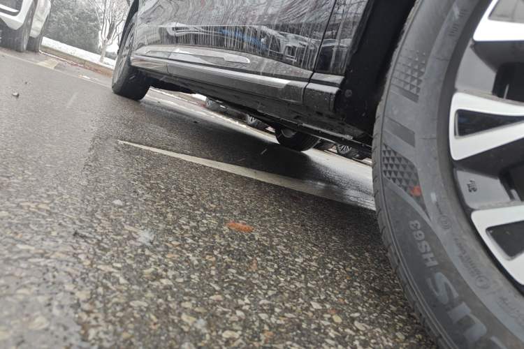 Used Hongqi HQ9 PHEV 2024 2.0T Four-Wheel Drive Business Edition Right Side Sill