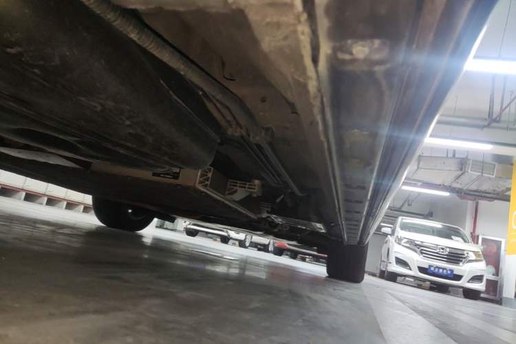 Used Hongqi HQ9 PHEV 2024 2.0T Four-Wheel Drive Luxury Edition Right Side Sill