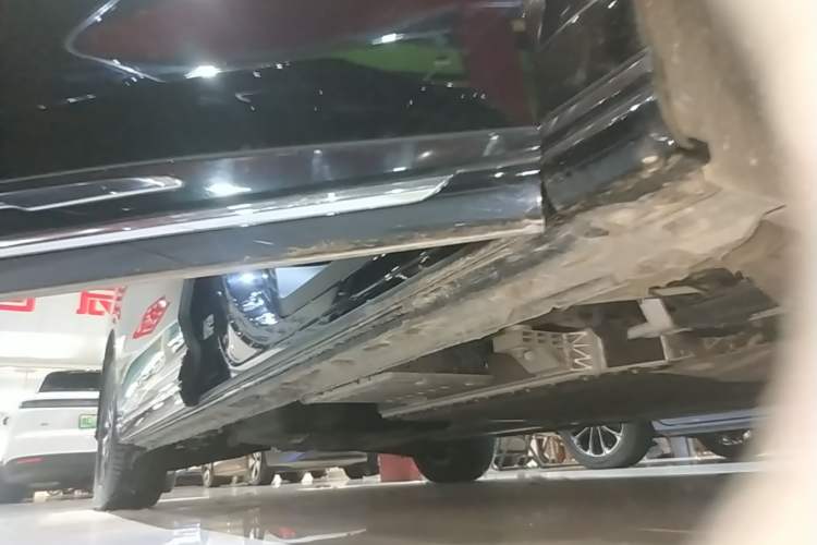 Used Hongqi HQ9 PHEV 2024 2.0T Four-Wheel Drive Business Edition Right Side Sill