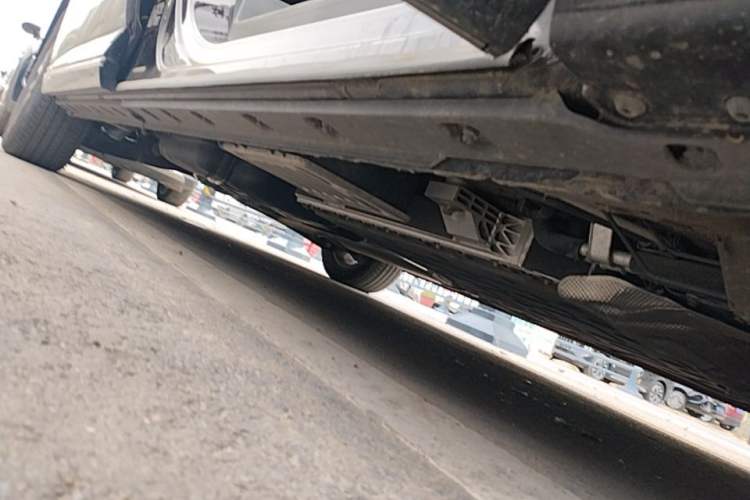 Used Hongqi HQ9 PHEV 2024 2.0T Four-Wheel Drive Business Edition Right Side Sill