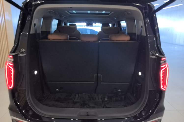 Used Hongqi HQ9 PHEV 2024 2.0T Four-Wheel Drive Flagship Edition Trunk