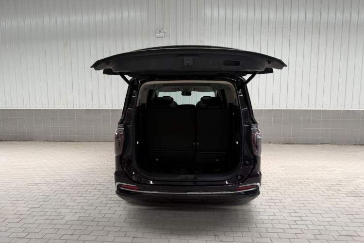Used Hongqi HQ9 PHEV 2024 2.0T Four-Wheel Drive Luxury Edition Trunk