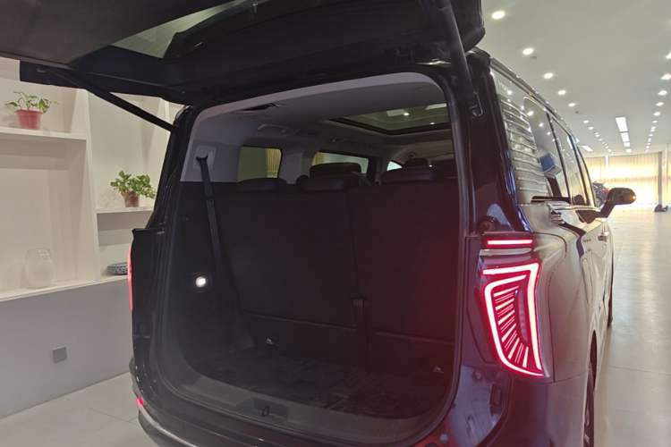 Used Hongqi HQ9 PHEV 2024 2.0T Four-Wheel Drive Luxury Edition Trunk