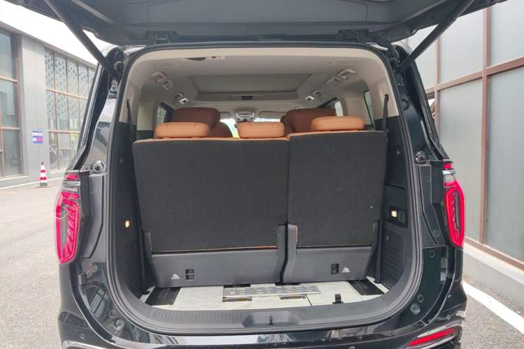 Used Hongqi HQ9 PHEV 2024 2.0T Four-Wheel Drive Business Edition Trunk