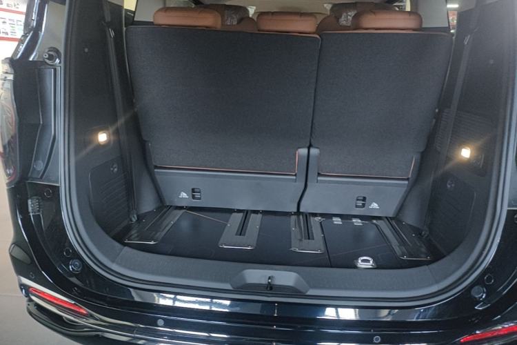 Used Hongqi HQ9 PHEV 2024 2.0T Four-Wheel Drive Luxury Edition Trunk