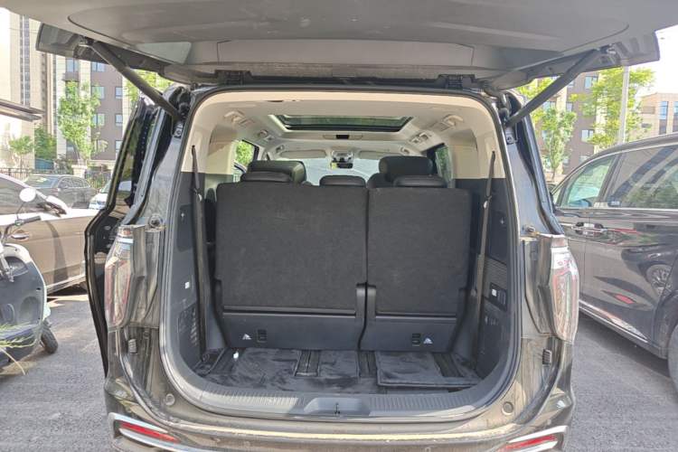 Used Hongqi HQ9 PHEV 2024 2.0T Four-Wheel Drive Business Edition Trunk