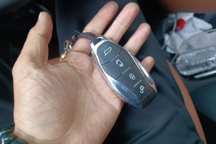 Used Hongqi HQ9 PHEV 2024 2.0T Four-Wheel Drive Business Edition Vehicle Key