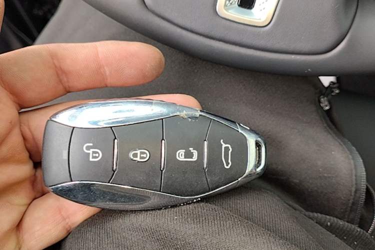 Used Hongqi HQ9 PHEV 2024 2.0T Four-Wheel Drive Business Edition Vehicle Key