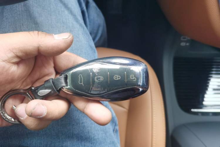 Used Hongqi HQ9 PHEV 2024 2.0T Four-Wheel Drive Business Edition Vehicle Key