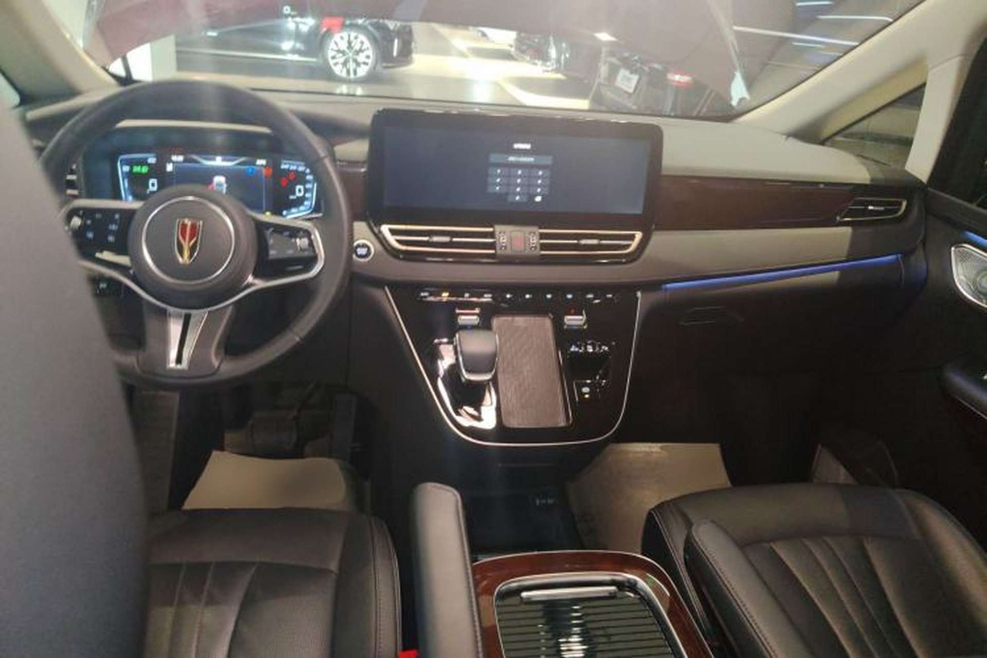Used Hongqi HQ9 PHEV 2024 2.0T Four-Wheel Drive Luxury Edition Center Console