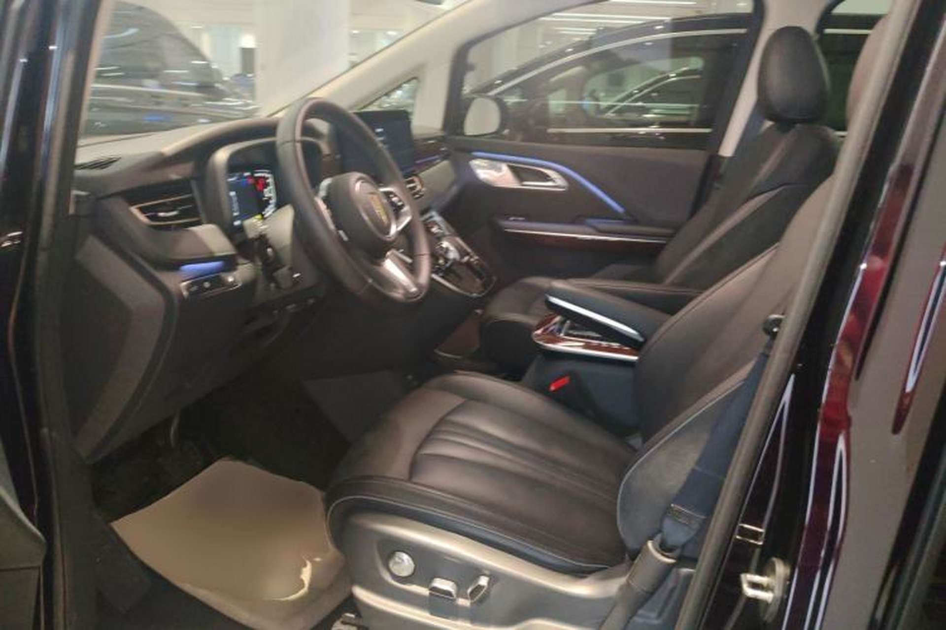 Used Hongqi HQ9 PHEV 2024 2.0T Four-Wheel Drive Luxury Edition Left Front Seat