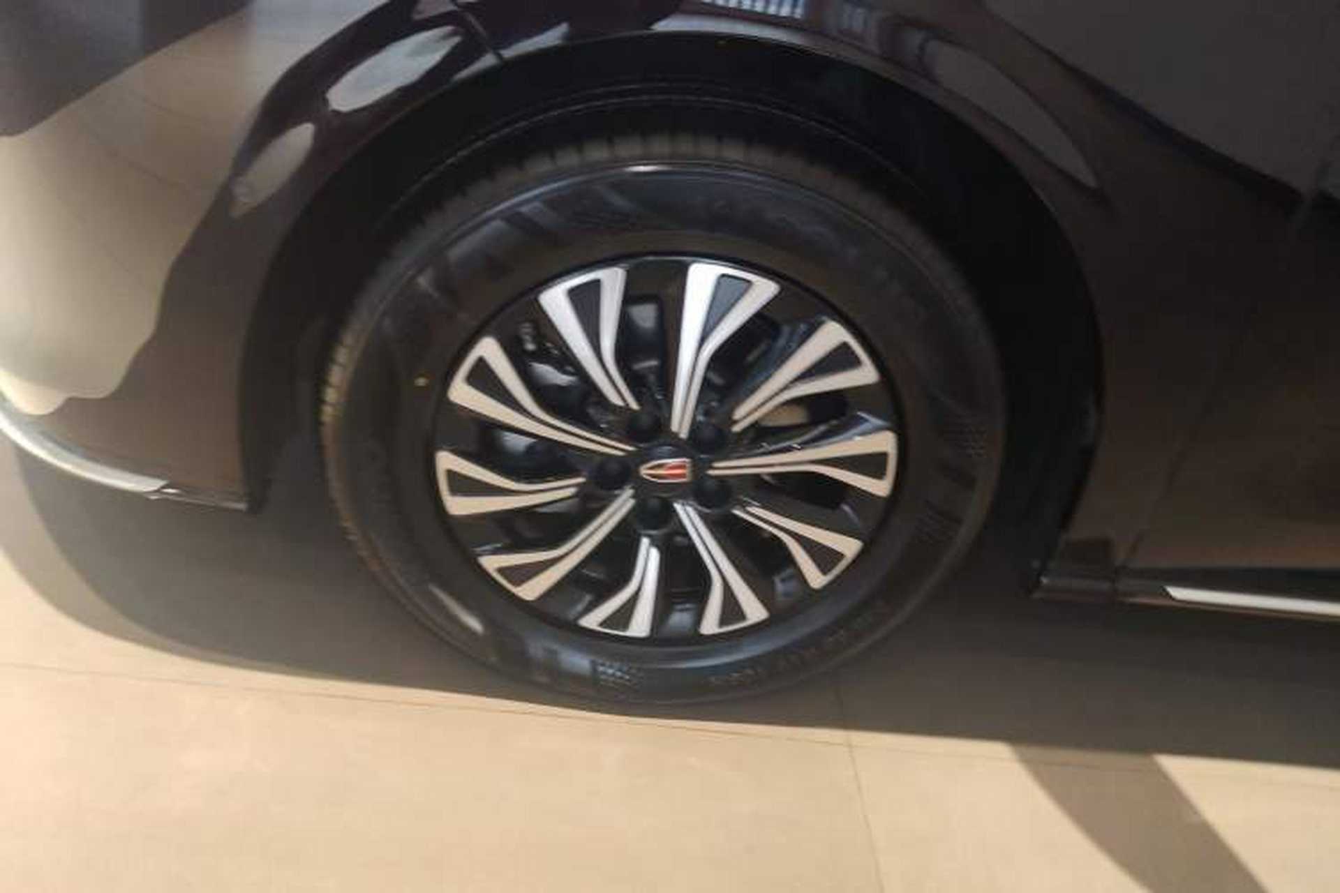 Used Hongqi HQ9 PHEV 2024 2.0T Four-Wheel Drive Luxury Edition Left Front Wheel Hub