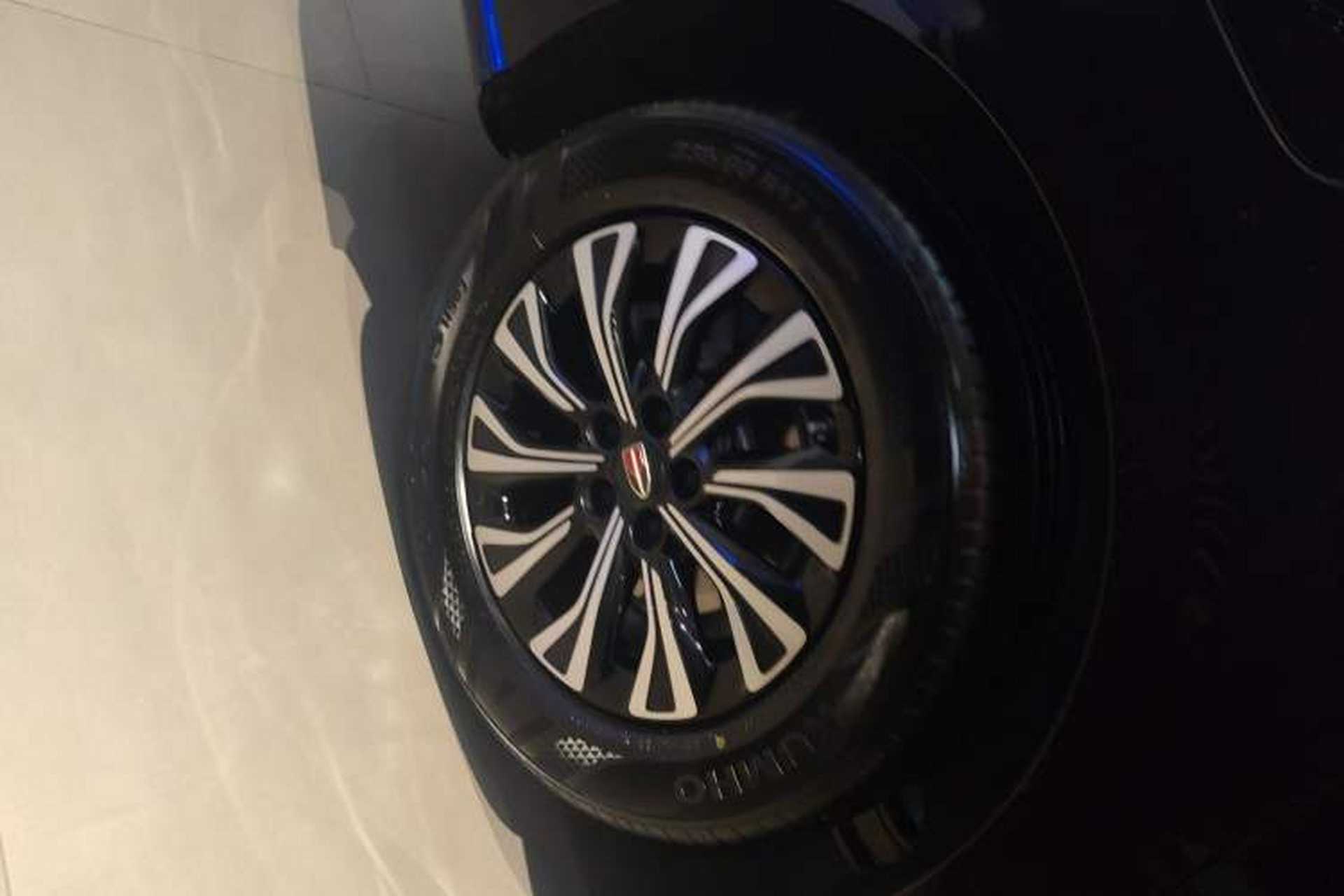 Used Hongqi HQ9 PHEV 2024 2.0T Four-Wheel Drive Luxury Edition Right Rear Wheel Hub