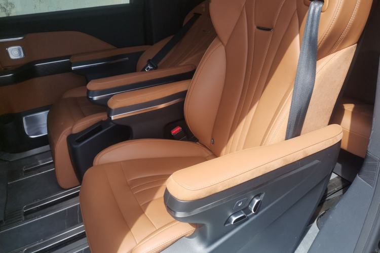 Used Hongqi HQ9 PHEV 2024 2.0T Four-Wheel Drive Business Edition Left Rear Seat