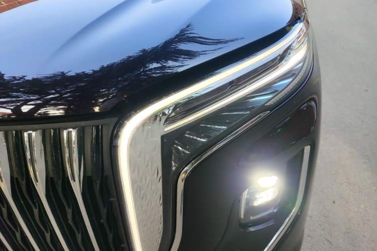 Used Hongqi HQ9 PHEV 2024 2.0T Four-Wheel Drive Luxury Edition Left Front Headlight