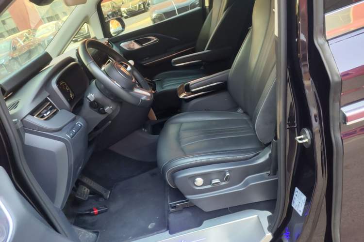 Used Hongqi HQ9 PHEV 2024 2.0T Four-Wheel Drive Luxury Edition Left Front Seat