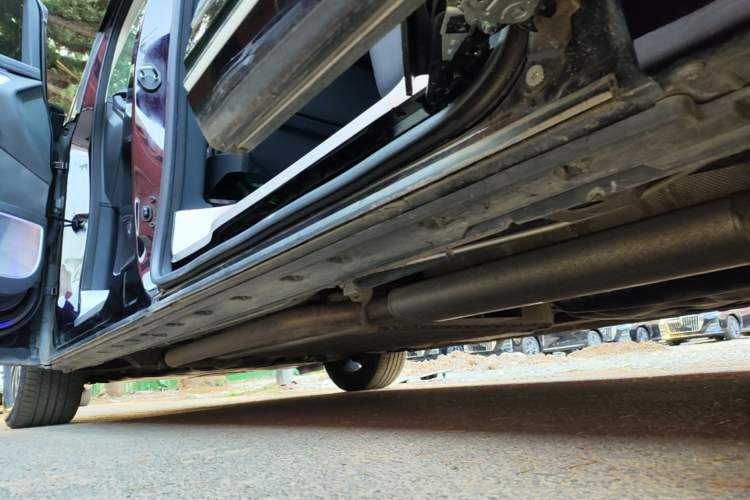 Used Hongqi HQ9 PHEV 2024 2.0T Four-Wheel Drive Luxury Edition Left Side Sill