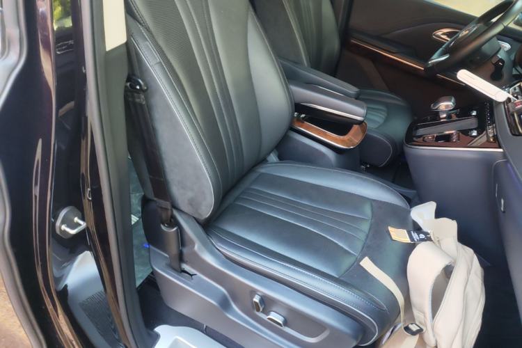 Used Hongqi HQ9 PHEV 2024 2.0T Four-Wheel Drive Luxury Edition Right Front Seat