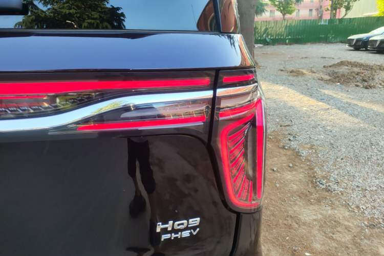 Used Hongqi HQ9 PHEV 2024 2.0T Four-Wheel Drive Luxury Edition Right Rear Taillight