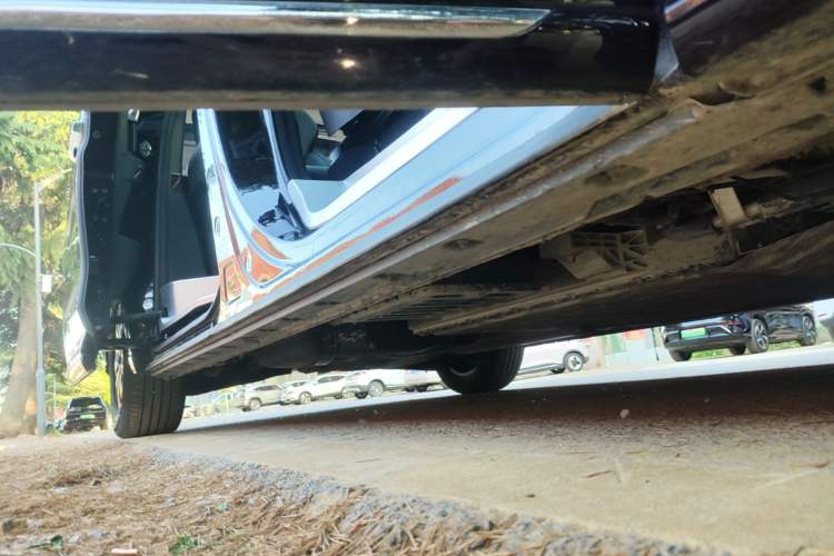 Used Hongqi HQ9 PHEV 2024 2.0T Four-Wheel Drive Luxury Edition Right Side Sill
