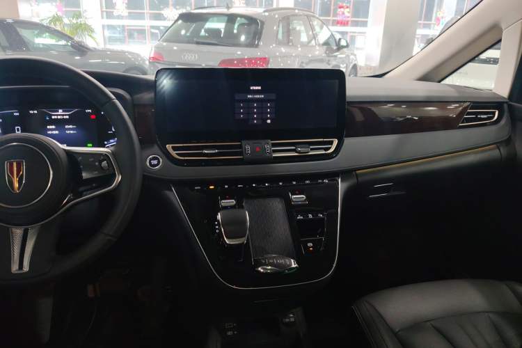 Used Hongqi HQ9 PHEV 2024 2.0T Four-Wheel Drive Luxury Edition Audio And AC Panel