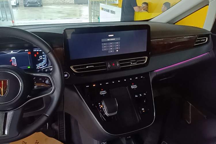 Used Hongqi HQ9 PHEV 2024 2.0T Four-Wheel Drive Luxury Edition Audio And AC Panel