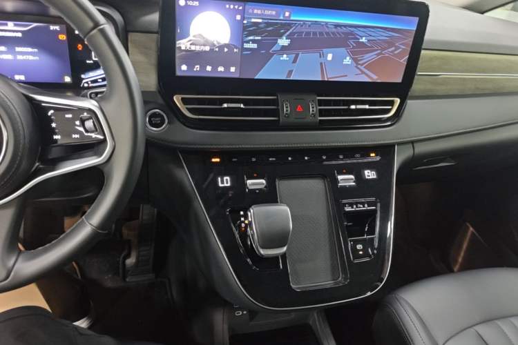 Used Hongqi HQ9 PHEV 2024 2.0T Four-Wheel Drive Business Edition Audio And AC Panel
