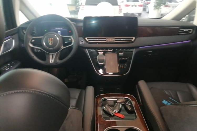 Used Hongqi HQ9 PHEV 2024 2.0T Four-Wheel Drive Luxury Edition Center Console