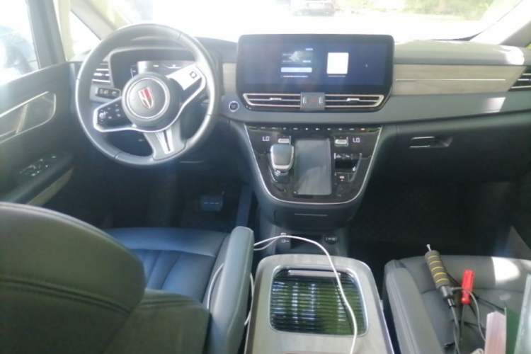 Used Hongqi HQ9 PHEV 2024 2.0T Four-Wheel Drive Business Edition Center Console