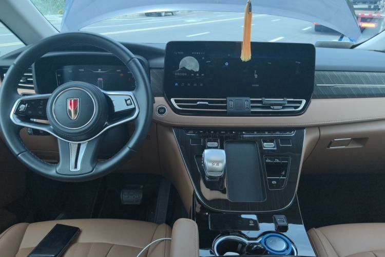 Used Hongqi HQ9 PHEV 2024 2.0T Four-Wheel Drive Business Edition Center Console